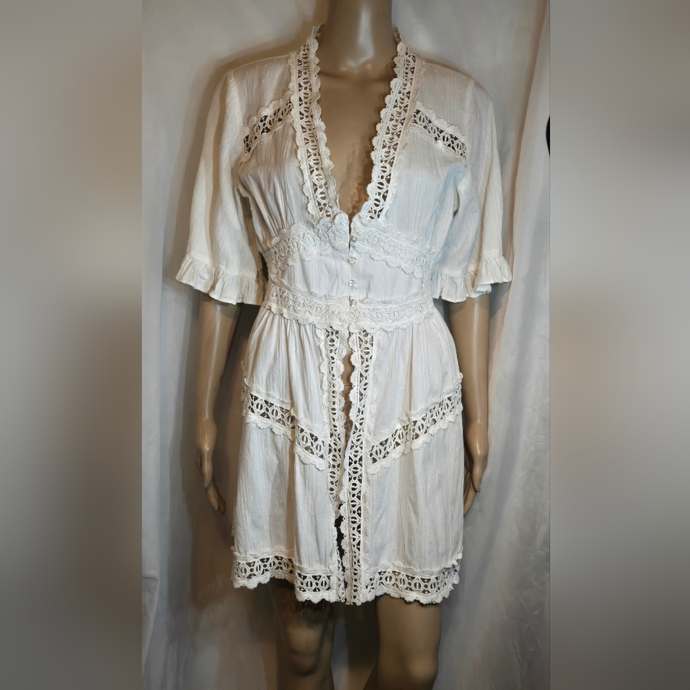 Elegant White Lace Trimmed Robe
